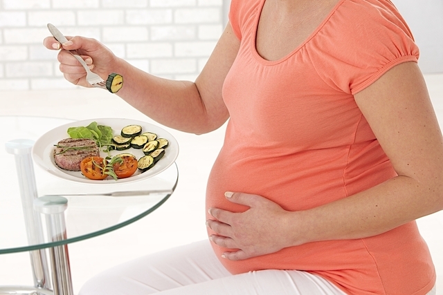 Catraca Livre: doutor comenta sobre alimentação durante a gravidez